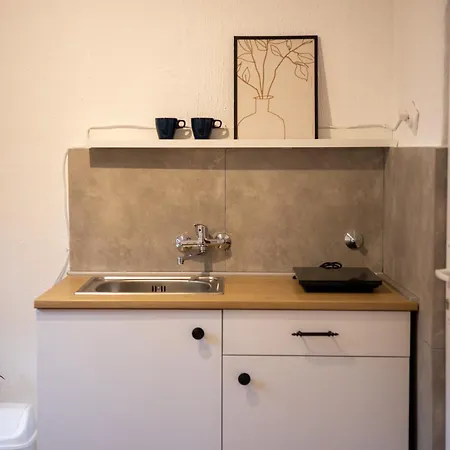 Tiny Apartament *